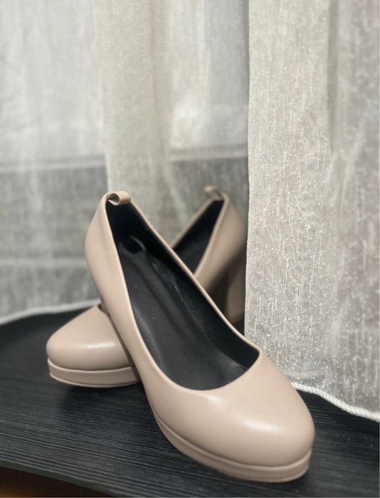 Pantofi eleganți