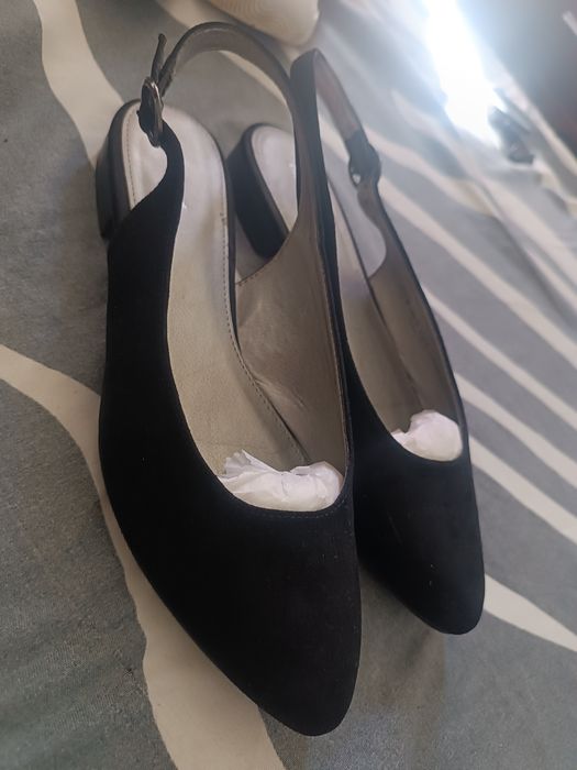 Pantofi superbi din piele intoarsa