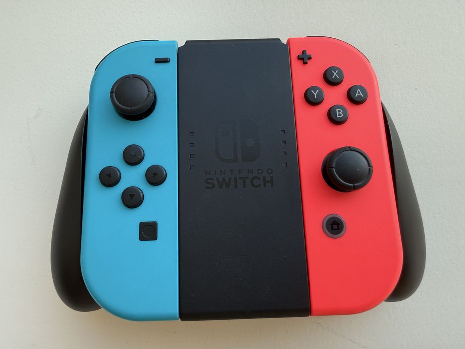 Nintendo Switch + Minecraft + Super Mario Deluxe + калъф