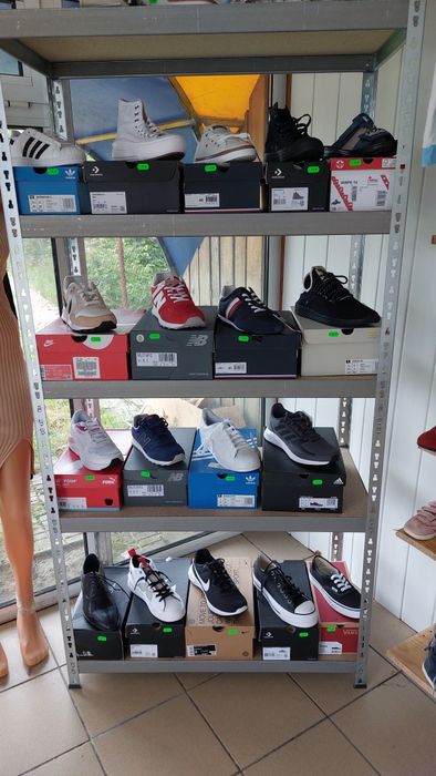 Incaltaminte SH şi Nouă