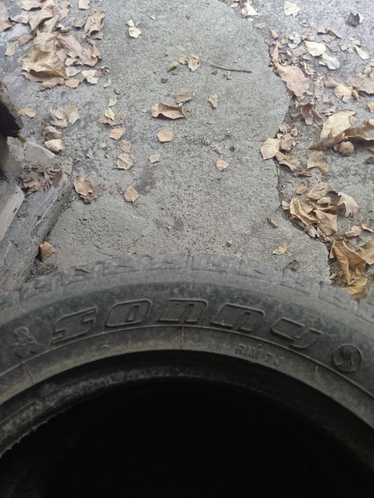 продам 2 резины 16й размер за 25000 тг