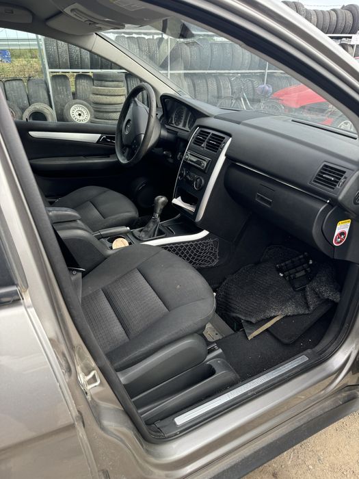 Mercedes-Benz B 180 цди на части.