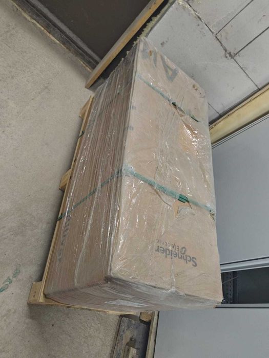 Частотный преобразователь Schneider  ATV630D90N4