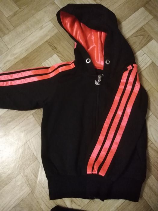 Продам костюм на девочку