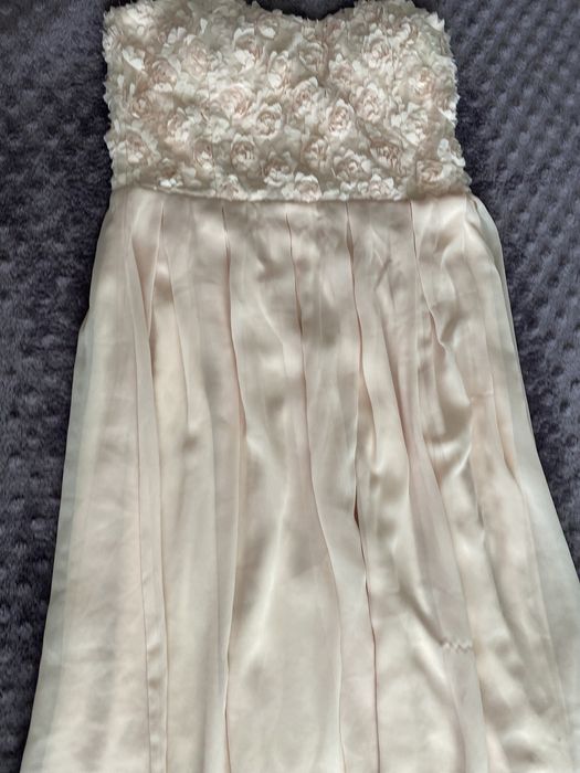 Рокля в светлорозов цвят