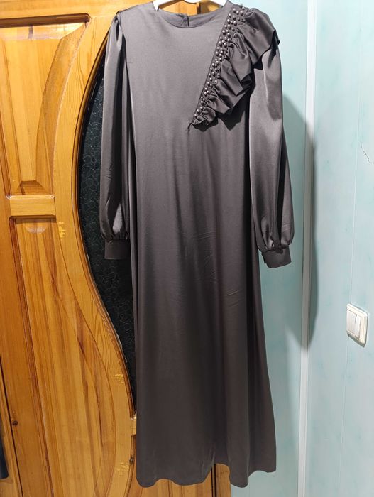 Вечернее платье атласное