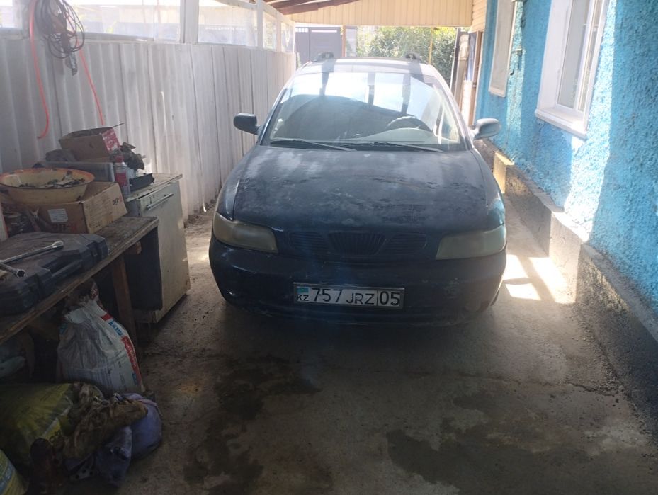 Продам машину Daewoo Nubira