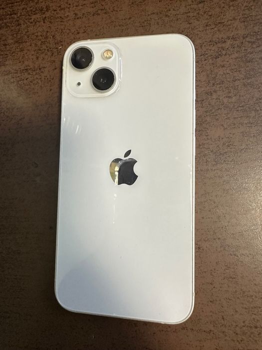 iPhone 13 бял без забележки