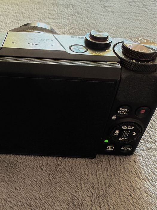 Canon G7X Mark II – включва се, не е тествана подробно