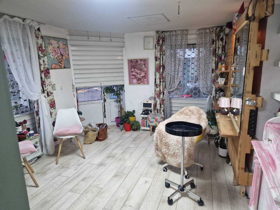 Обзаведен и разработен фризьорски салон  в София, район “Оборище”