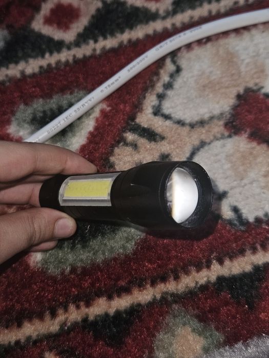 Продаю маленький фонарик