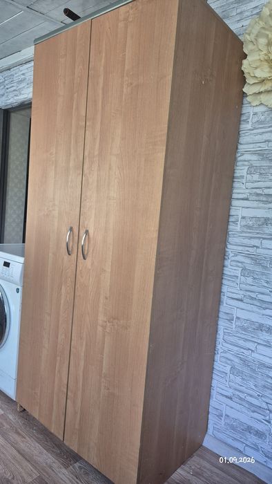 Продам шкаф платяной