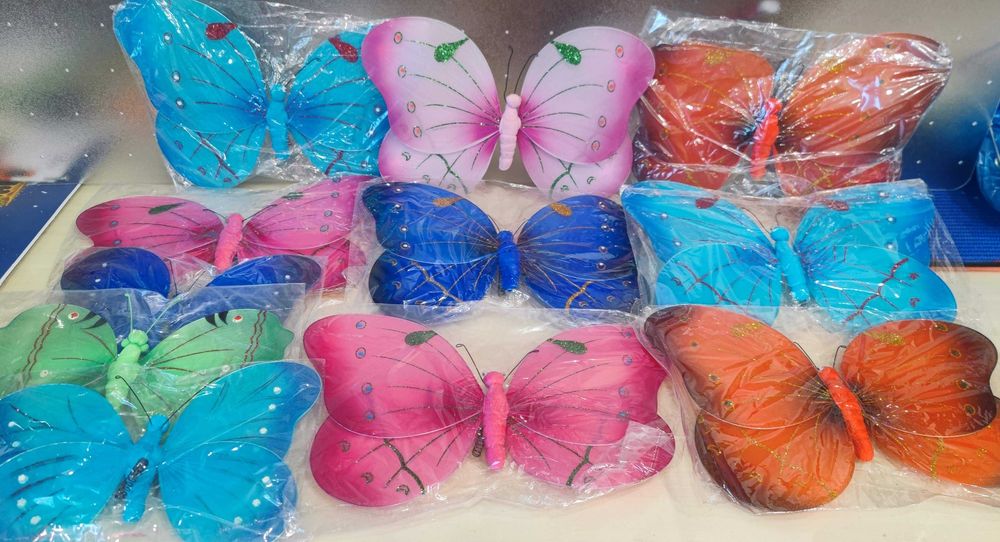 Decoratiuni handmade sub forma de fluture diverse culori