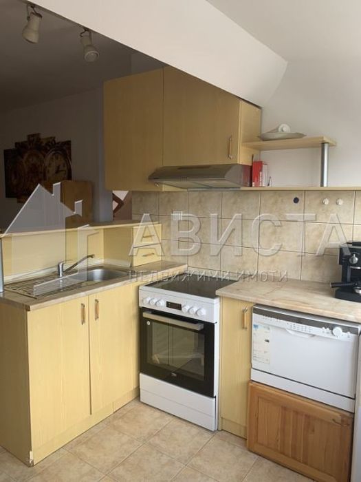 Дава се под наем Тристаен апартамент в София, Център - 70 кв.м за 790 € - Снимка #10