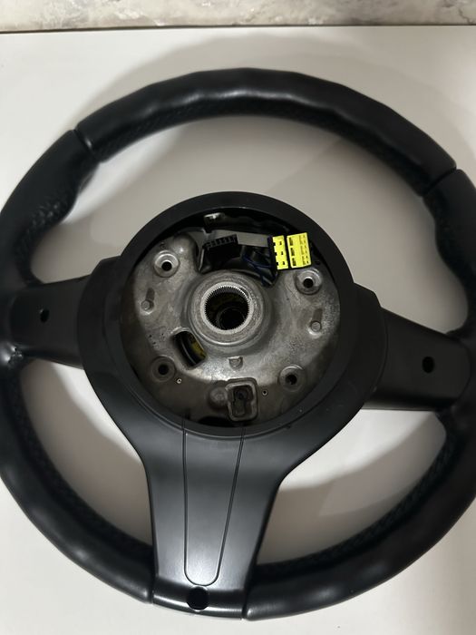 Продам Руль на BMW F10