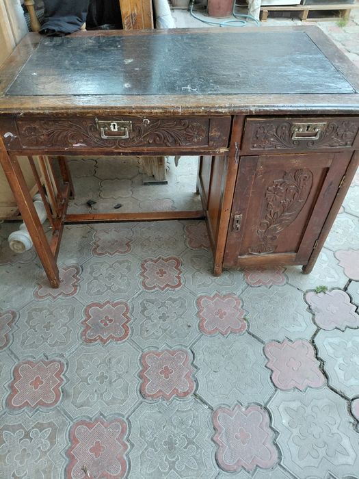 Продам письменный стол винтажный дерево