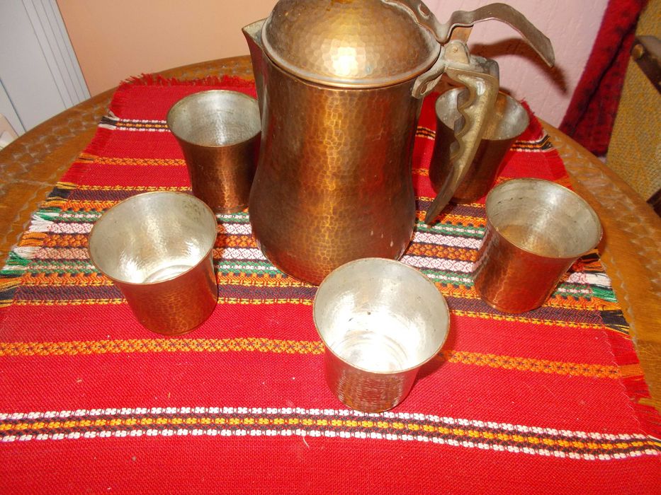 Стилен сервиз за вино от кована мед !