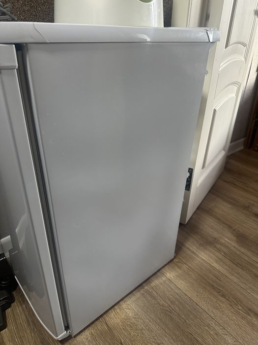 Продается морозилка бирюса на запчасти