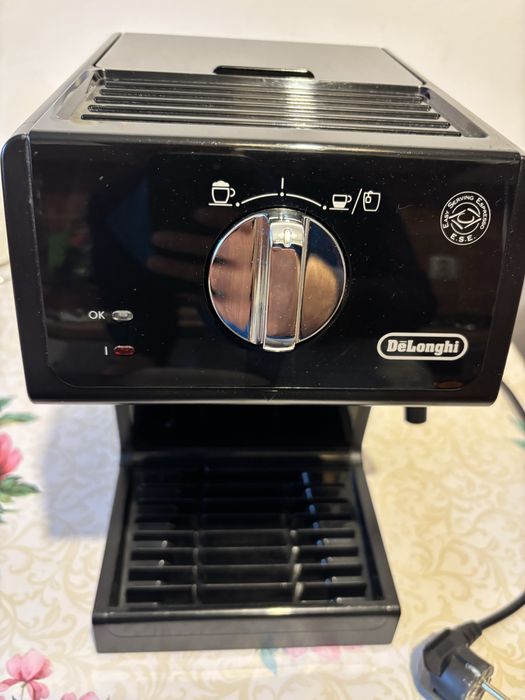 Vand expresor DeLonghi
