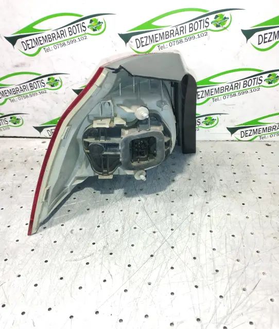 Lampa / Tripla stop dreapta pe aripa Volkswagen VW Golf 2006