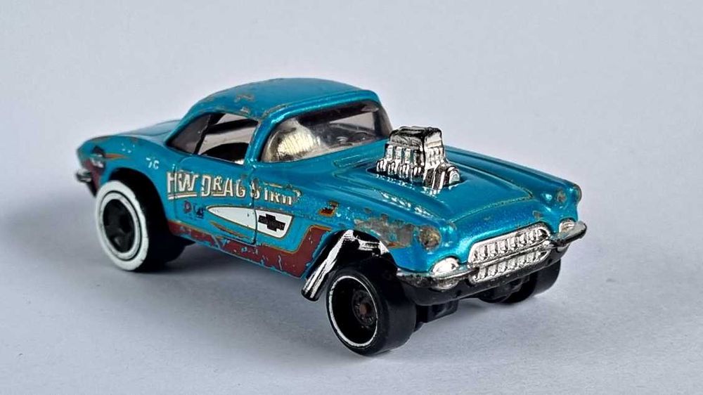 Продавам метална количка - Hot Wheels - Corvette Gasser  1:64