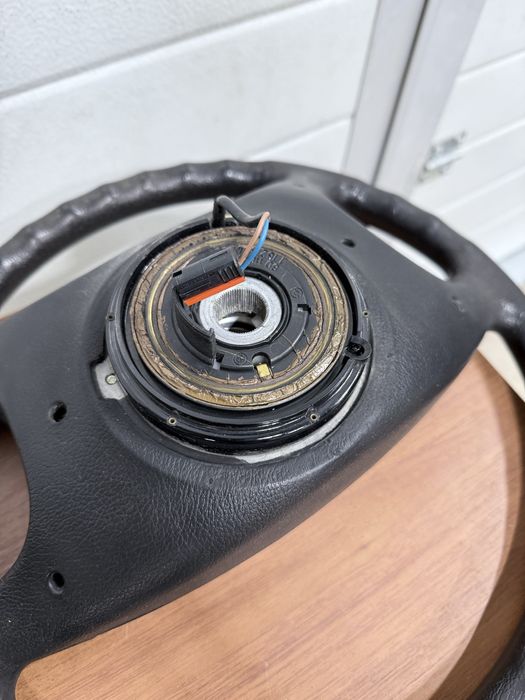 Руль с аербагом на бмв е32,е34,е36