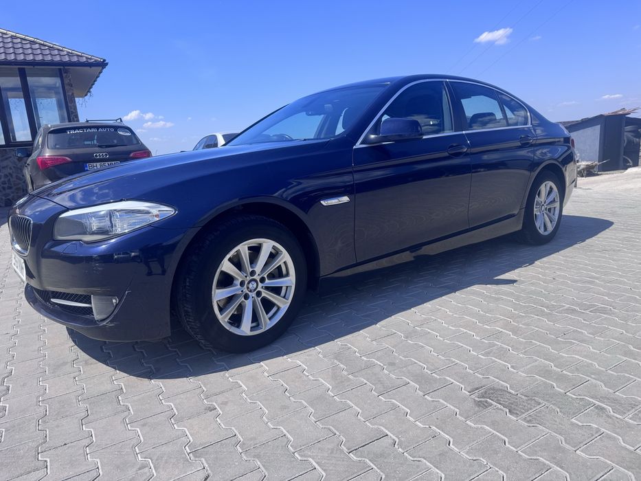 Dezmembrez BMW F10 520D 2011