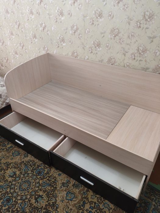 Продам кровать односпальную
