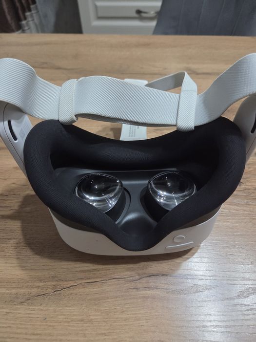 Продам VR очки Meta Quest 3S 128Gb