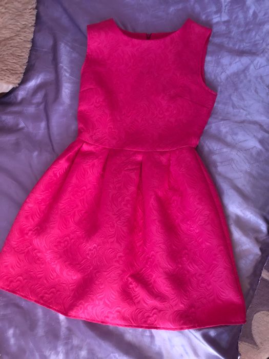 Розова дамска рокля