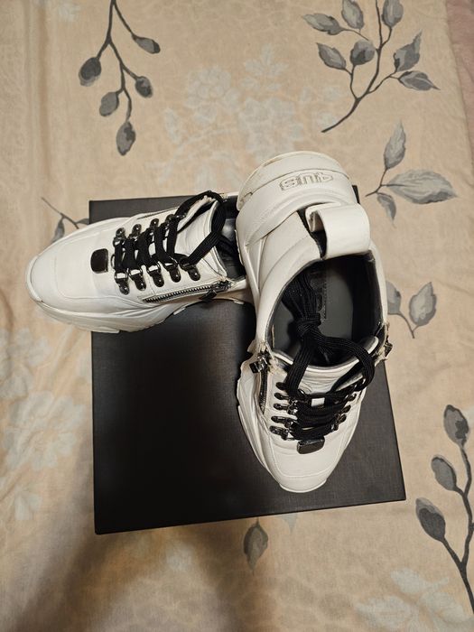 Moschino,Cesare Paciotti, Armani