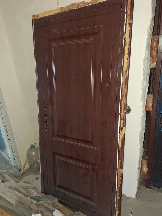 Външна входна врата