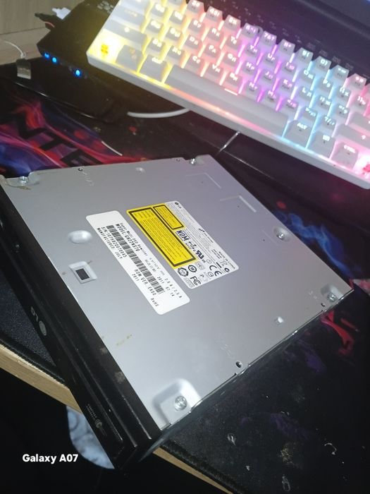 DVD-RW привод LG GH22NS70 SATA для ПК