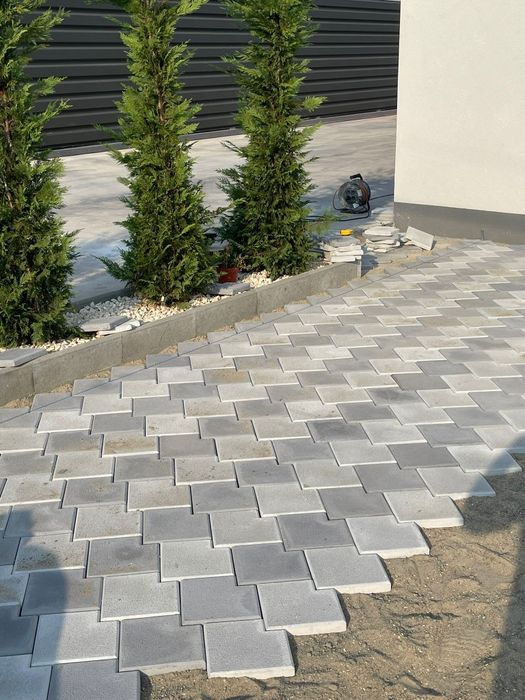 Borduri Pavaje si Pavele din beton comprimat dale 20x20 40x40 Montaj