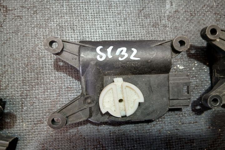 Motoras clapeta aeroterma 4F0820511 0132801358 4F0820511 0132801358 A