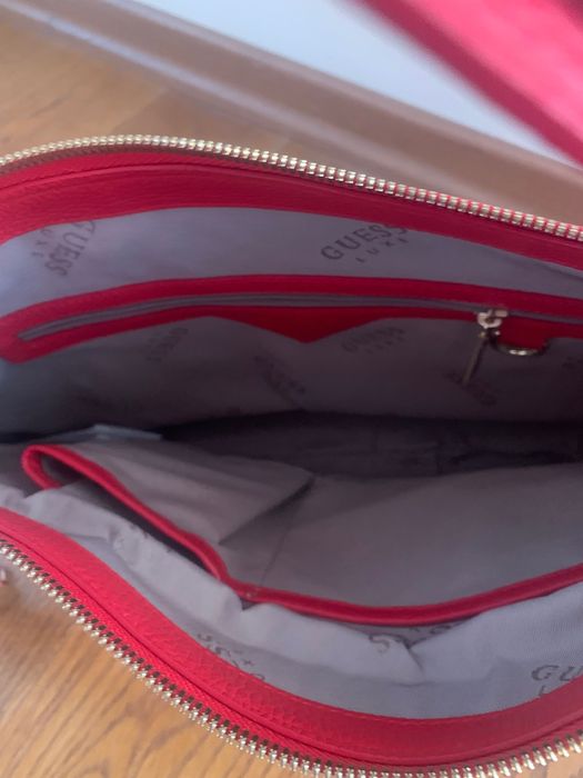 Guess кожена чанта, нова!