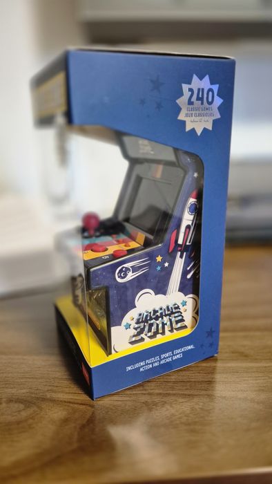 Мини аркадна игра.С 240 игри.