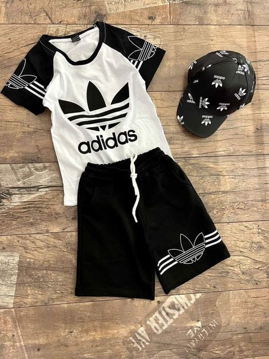 Детски екип Найк и Адидас