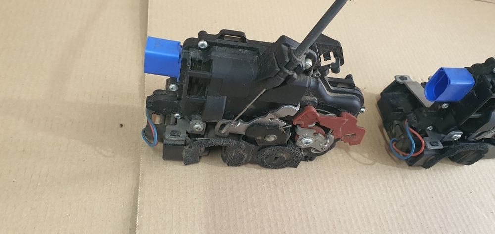 Broasca incuietoare usa fata spate dreapta skoda fabia 1