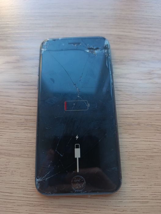iPhone 8 рабочий