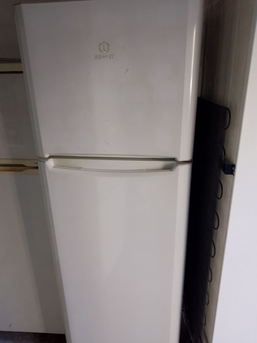 Combina frigorifica arctic model nou Indesit