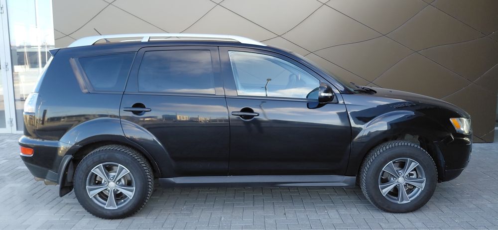 Продам mitsubishi outlander