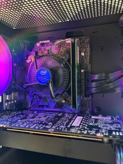 Геймърски компютър Intel Core i3 8100, GTX 1070 Ti 8GB, 16GB ram