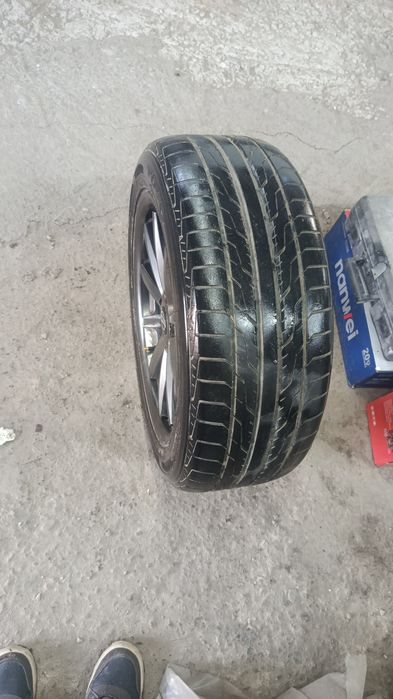 Диск с резиной на ниссан