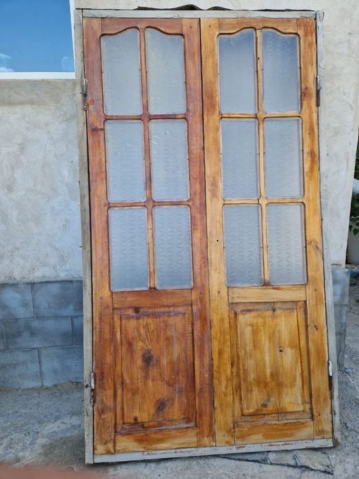 Деревянные двери б/у