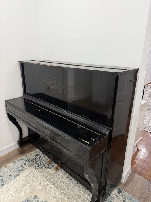 Антикварное рабочее пианино