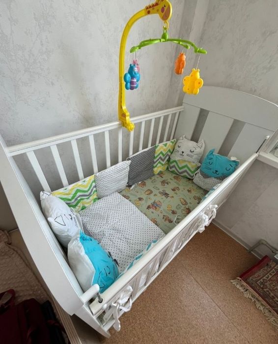 Детский манеж с матрасом и бортиками