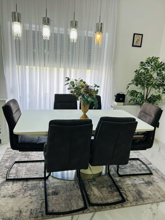 Set masa dining cu scaune, Se vand și separa – Stare excelentă