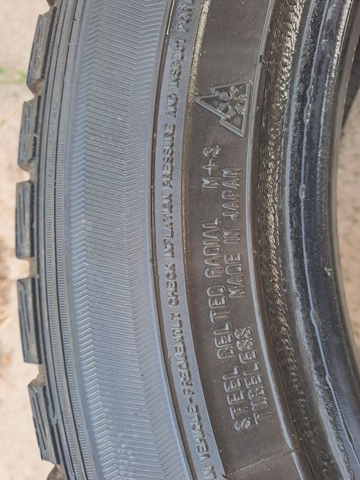 Зимние шины размером  185,65,15.