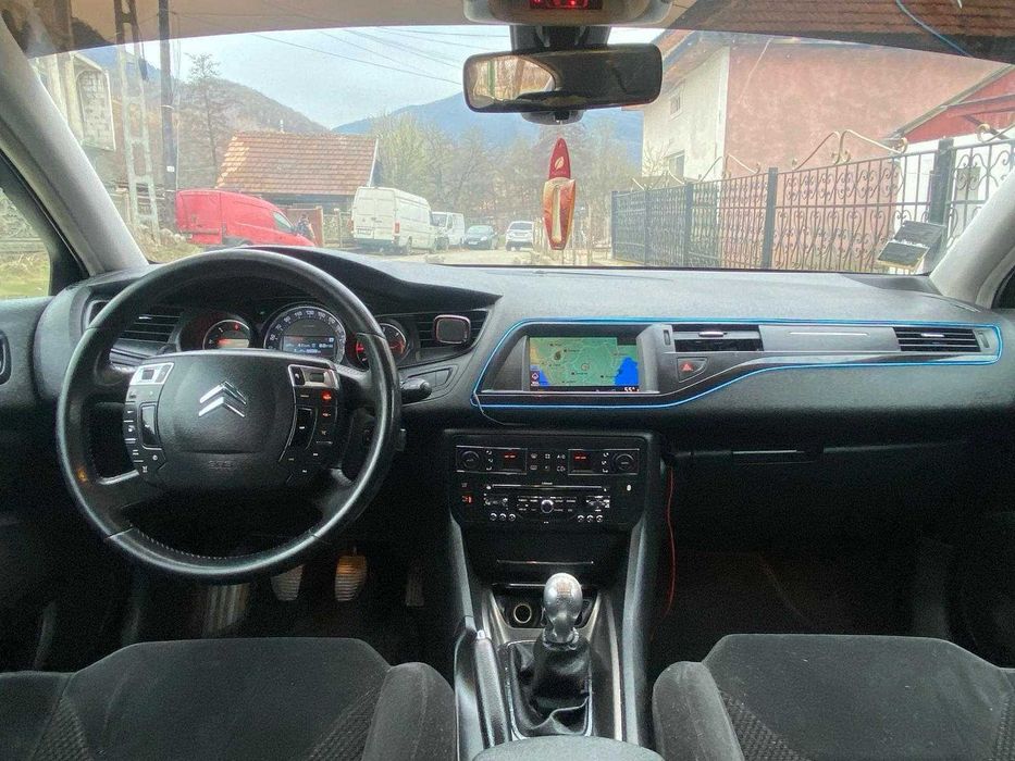 De vânzare  Citroen c5 sau schimb mașina familie